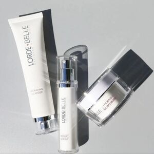Skincare Set - White and Silver